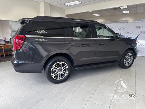 Certified 2025 Ford Expedition Active RWD image 9