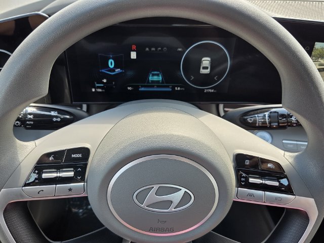 Used 2024 Hyundai Elantra SEL FWD image 19