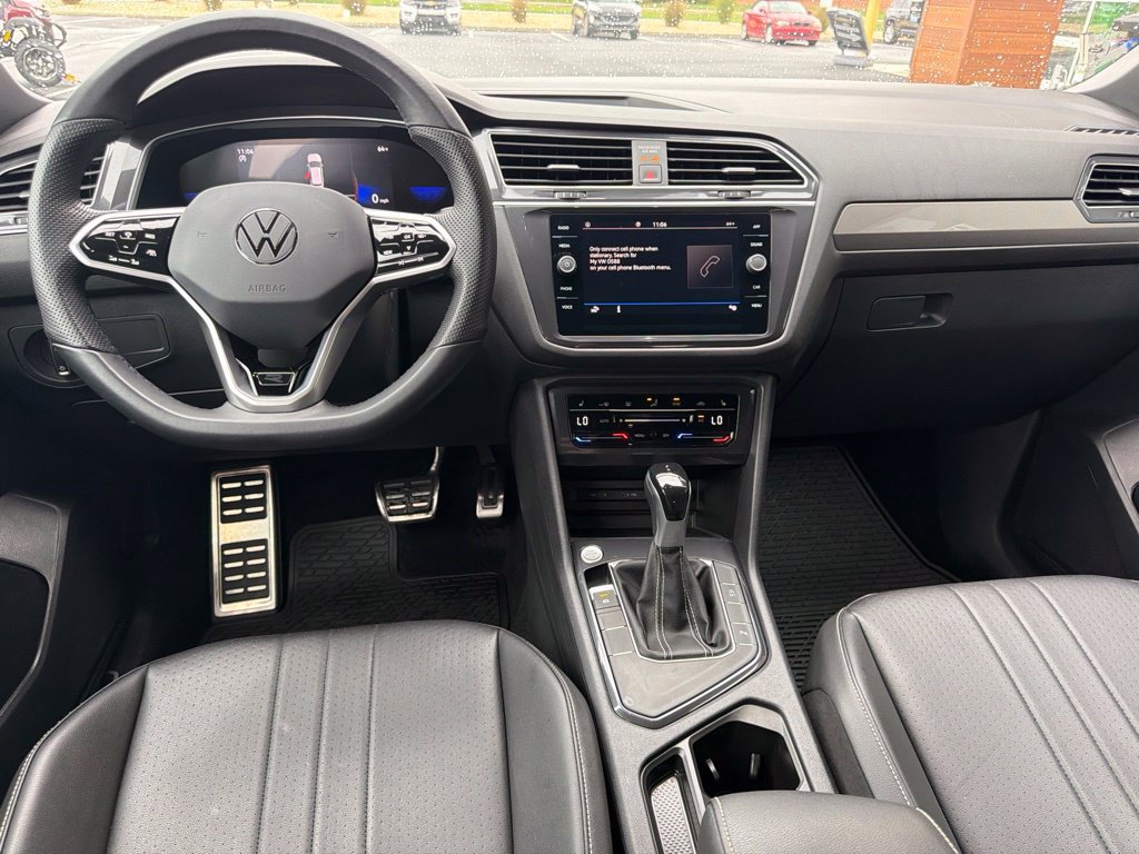 Used 2023 Volkswagen Tiguan SE R-Line FWD image 18