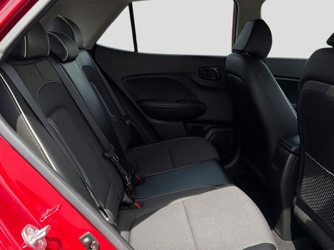 Certified 2023 Hyundai Venue Limited FWD image 26