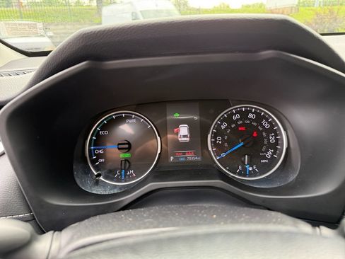 Used 2021 Toyota RAV4 LE AWD/4WD image 15