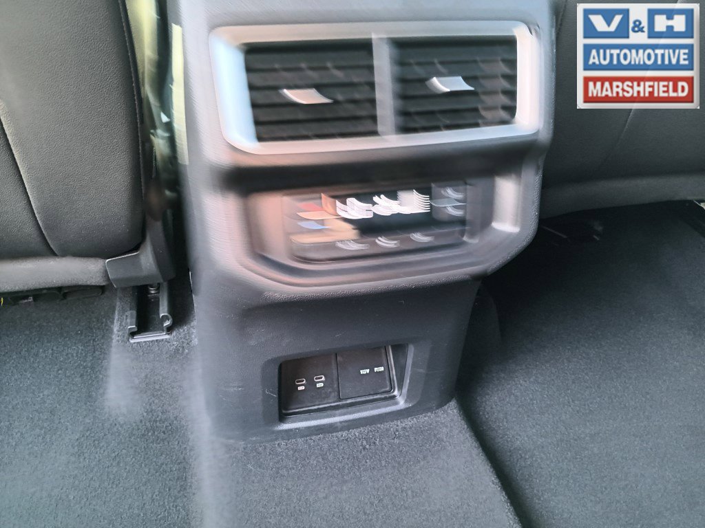Used 2025 Volkswagen Atlas SE AWD/4WD image 30