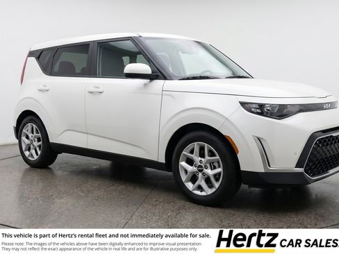 Used 2025 Kia Soul LX w/ LX Technology Package FWD image 1