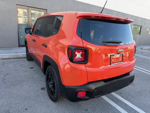 Used 2017 Jeep Renegade Sport w/ Power & Air Group FWD image 5