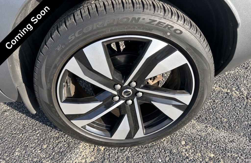 Certified 2024 Volvo XC40 B5 Plus w/ Climate Package AWD/4WD image 5