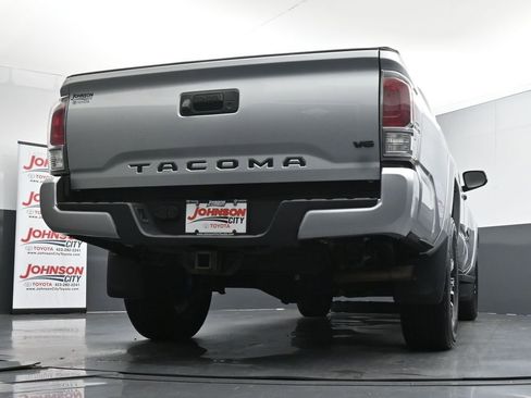 Used 2023 Toyota Tacoma TRD Sport AWD/4WD image 33