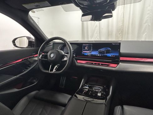 Used 2024 BMW i5 eDrive40i w/ M Sport Package image 10