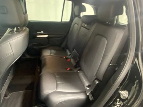 Used 2023 Mercedes-Benz GLB 250 4MATIC image 12