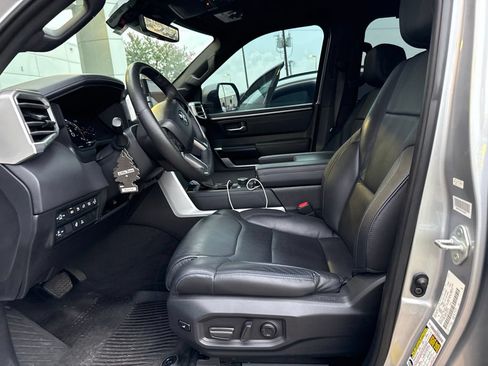 Used 2024 Toyota Tundra Platinum AWD/4WD image 5