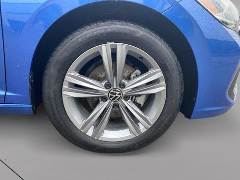 Used 2024 Volkswagen Jetta SE FWD image 9