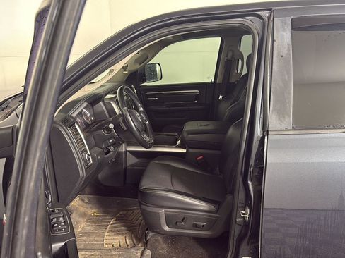 Used 2017 RAM 1500 Sport image 11