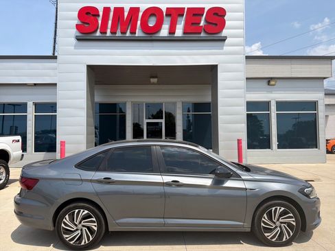 Used 2021 Volkswagen Jetta SEL FWD image 1