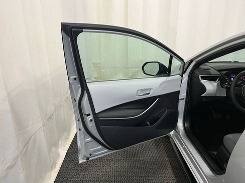Used 2024 Toyota Corolla SE FWD image 18