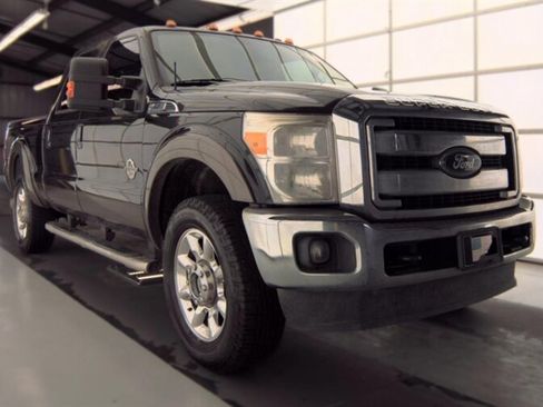 Used 2015 Ford F250 Lariat w/ Lariat Interior Package AWD/4WD image 2
