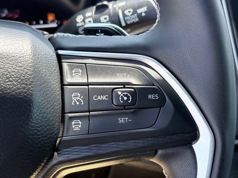 Used 2024 Jeep Grand Cherokee L Laredo AWD/4WD image 16