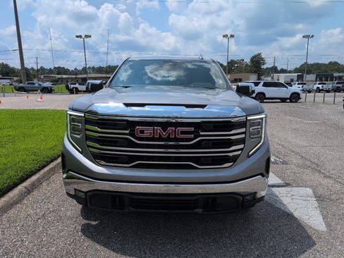 Used 2024 GMC Sierra 1500 SLT image 1