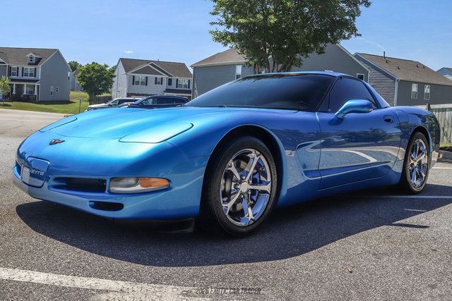 Used 1998 Chevrolet Corvette Coupe w/ Roof Pkg RWD image 22