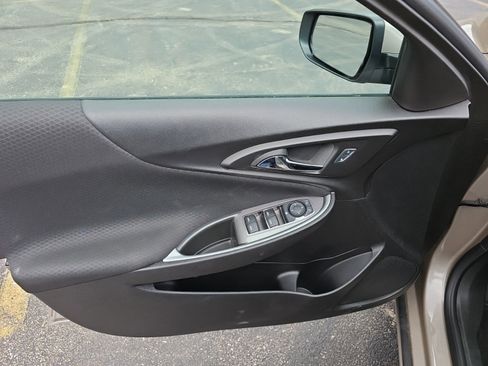 Used 2024 Chevrolet Malibu LT FWD image 19