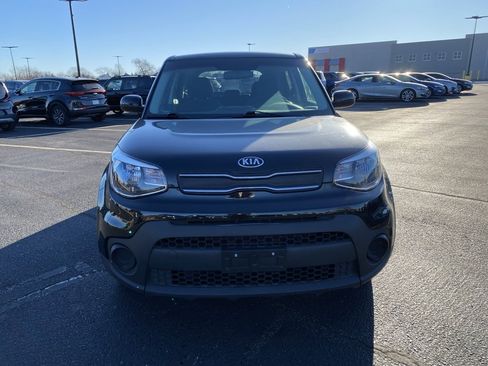 Used 2018 Kia Soul Base image 3