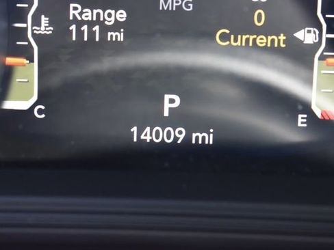 Used 2024 Jeep Wrangler Unlimited Rubicon w/ Convenience Group AWD/4WD image 32