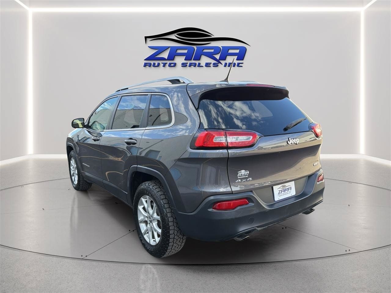 Used 2014 Jeep Cherokee Latitude w/ Cold Weather Group AWD/4WD image 5