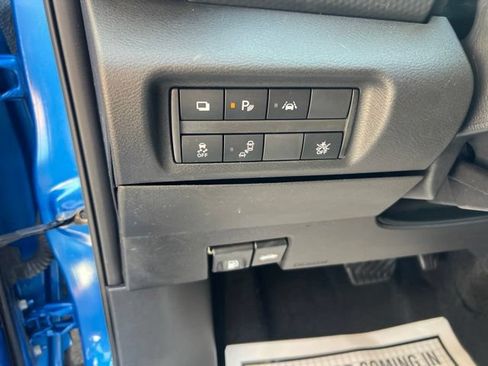 Used 2021 Nissan Kicks S FWD image 13