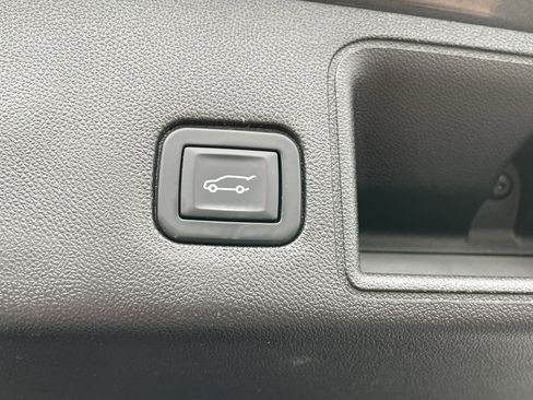 Used 2018 GMC Terrain Denali w/ Advanced Safety Package image 7