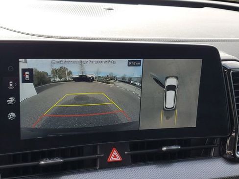 Used 2025 Kia Sportage SX image 22