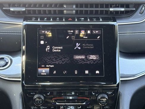 Used 2023 Jeep Grand Cherokee L Altitude image 13