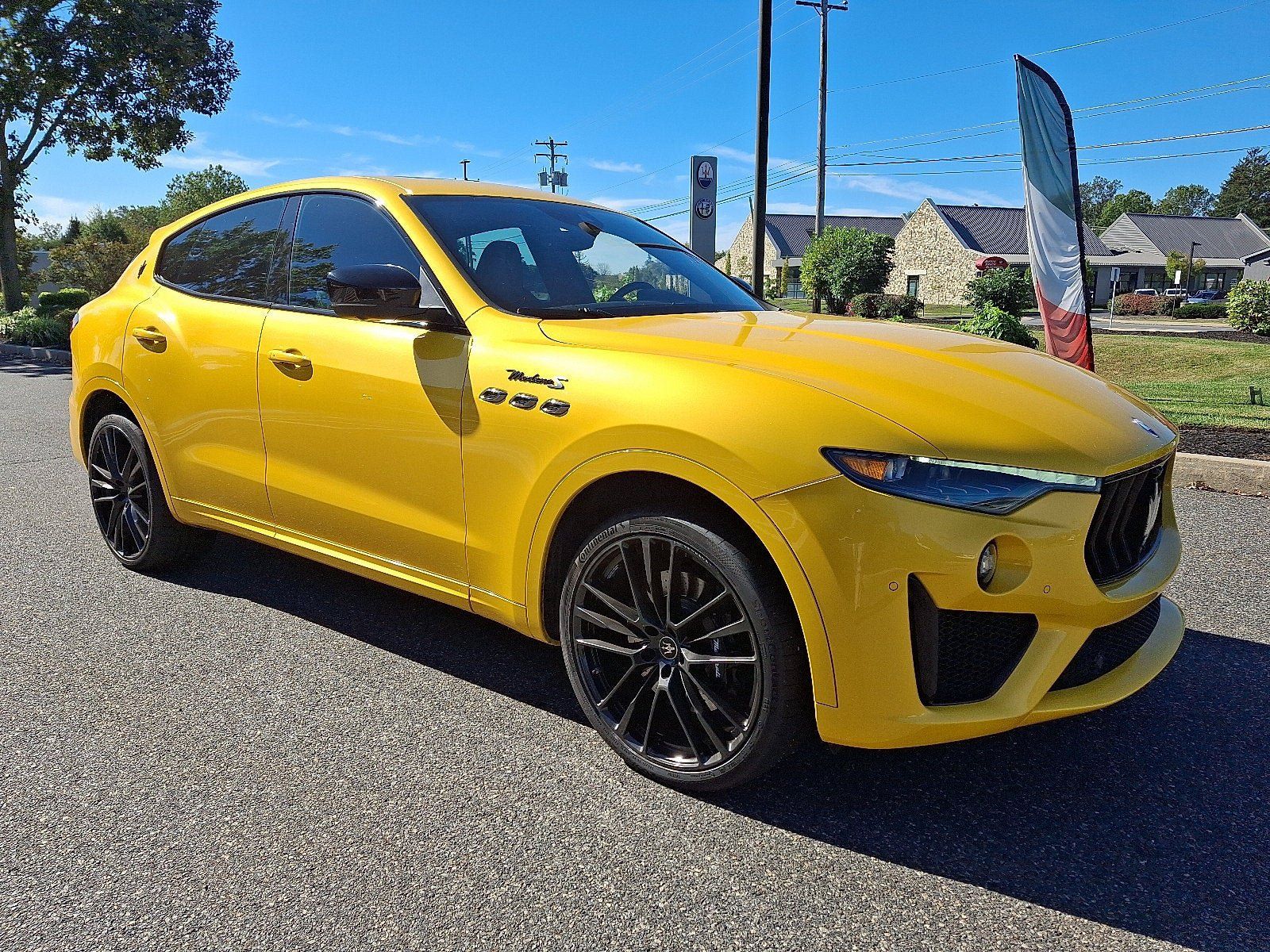 Used 2023 Maserati Levante Modena S AWD/4WD image 3