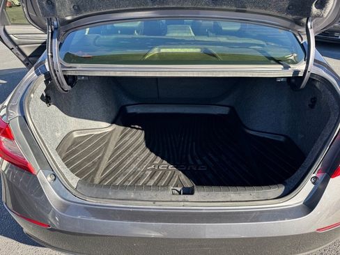 Used 2020 Honda Accord EX image 10