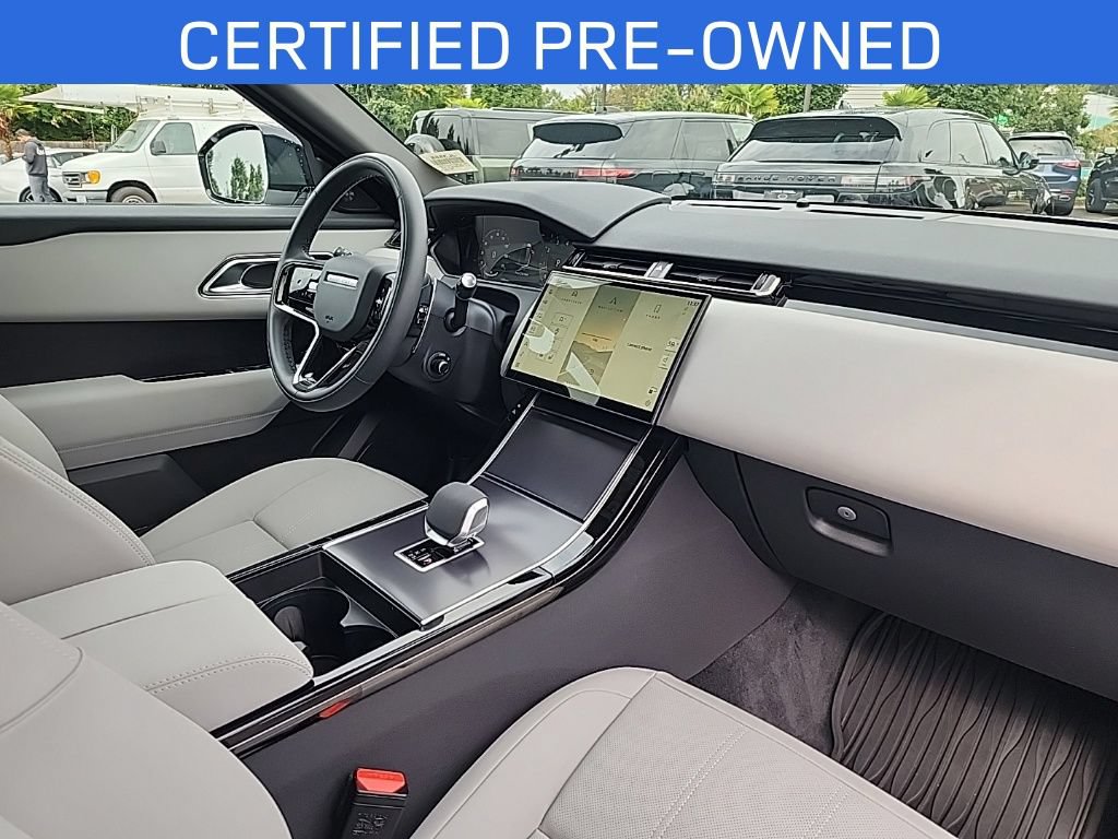 Certified 2026 Land Rover Range Rover Velar Dynamic SE AWD/4WD image 20