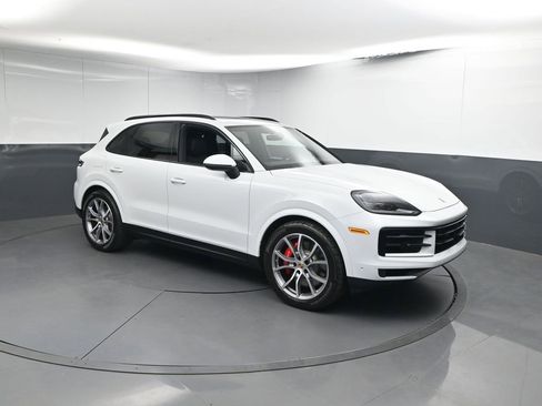 New 2025 Porsche Cayenne S AWD/4WD image 26
