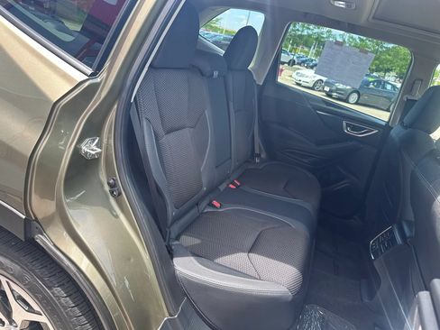 Used 2023 Subaru Forester Premium AWD/4WD image 12