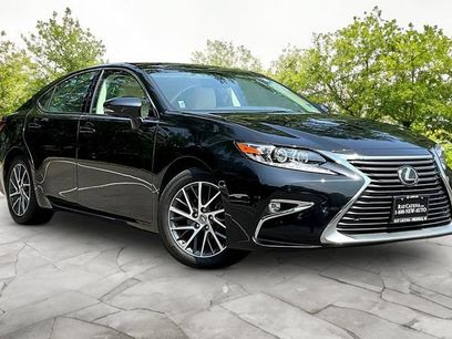Used 2017 Lexus ES 350 w/ Luxury Package