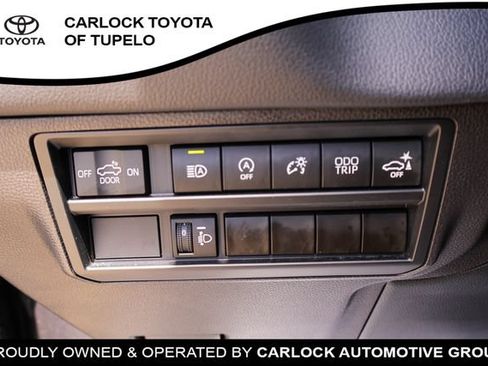 Used 2024 Toyota Tundra Limited AWD/4WD image 21