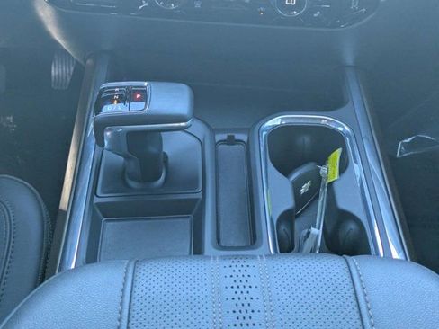 Used 2025 Chevrolet Silverado 1500 High Country w/ Midnight Edition AWD/4WD image 18