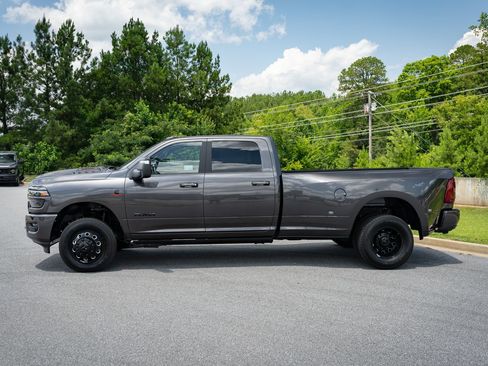 New 2026 RAM 3500 Laramie AWD/4WD image 13
