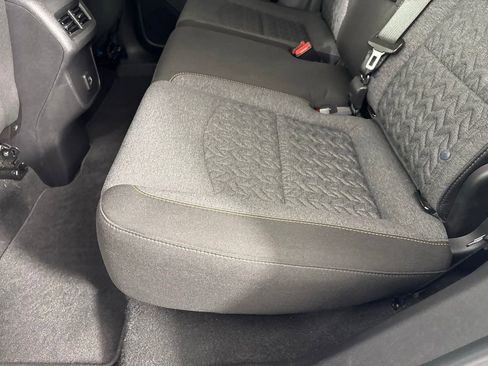 Used 2023 Chevrolet Equinox LT image 25