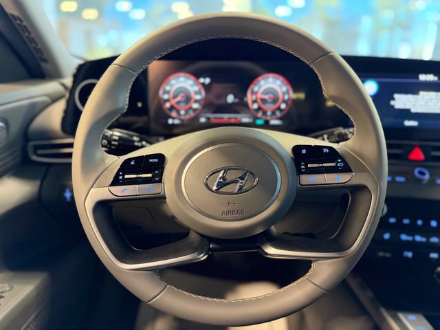 Used 2023 Hyundai Elantra SEL w/ Convenience Package FWD image 23