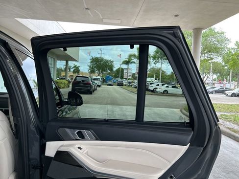 Used 2021 BMW X5 M50i w/ Executive Package image 41