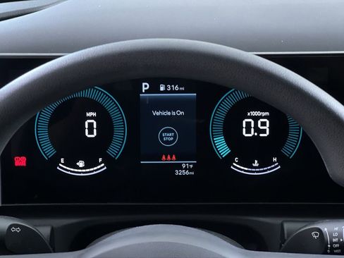 Used 2025 Hyundai Santa Cruz SE image 17