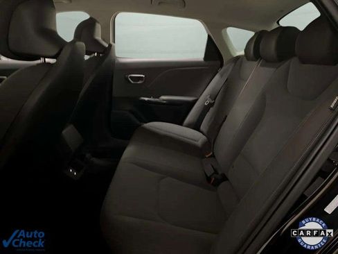 Used 2025 Kia K4 LX image 63