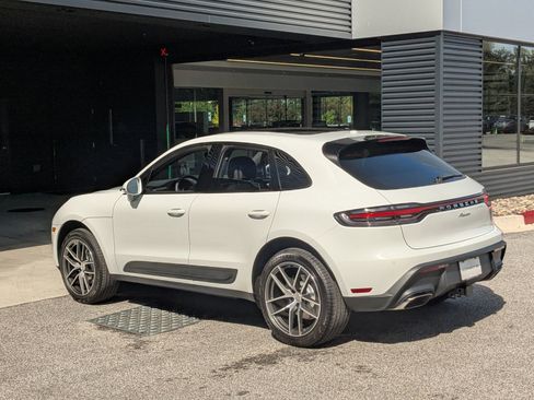 Certified 2026 Porsche Macan image 3