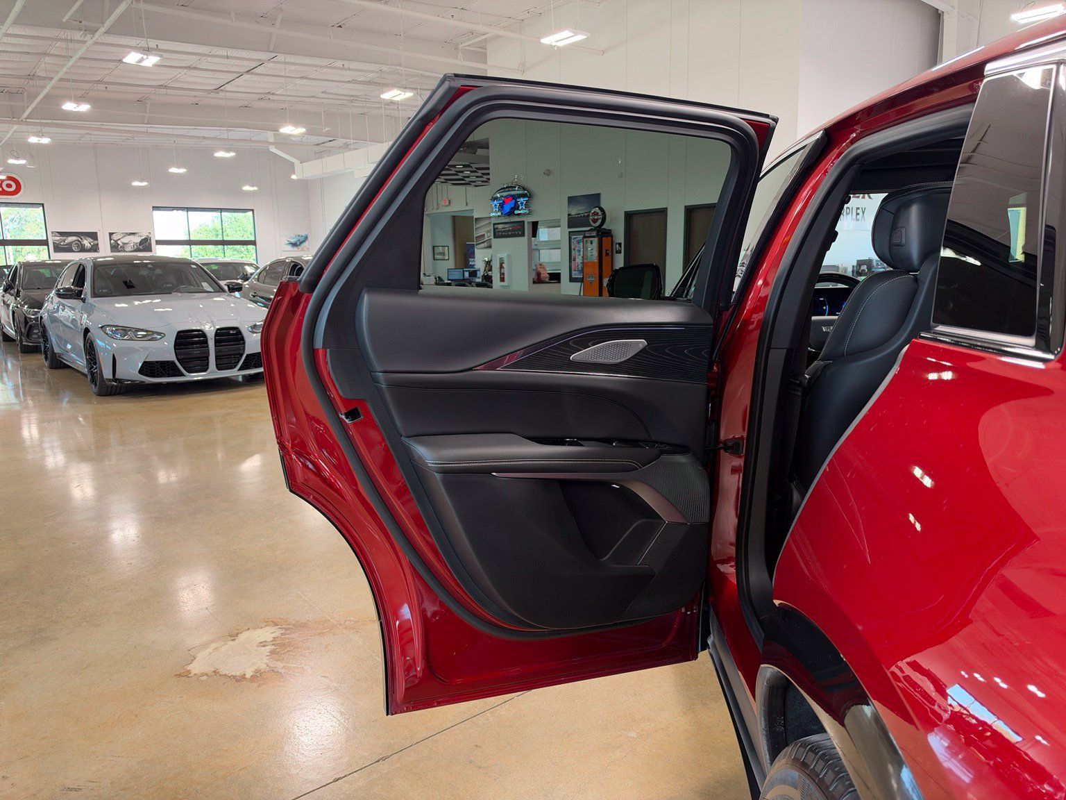 Used 2024 Cadillac Lyriq Luxury w/ LPO, Floor Liner Package AWD/4WD image 39