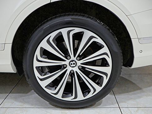 Certified 2022 Bentley Bentayga image 50