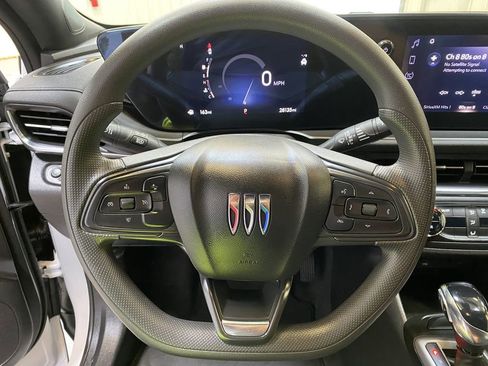 Used 2025 Buick Envista Preferred FWD image 28