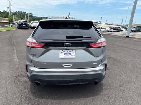 Used 2020 Ford Edge SE FWD image 6