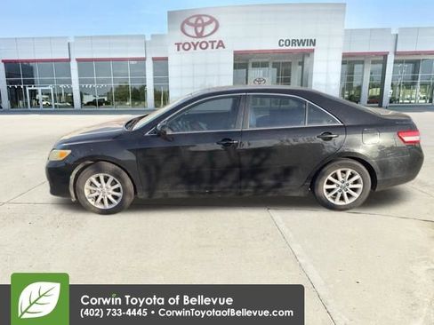 Used 2011 Toyota Camry XLE w/ XLE Extra-Value Pkg #2 FWD image 12