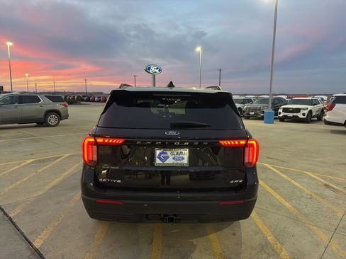 New 2026 Ford Explorer Active AWD/4WD image 6